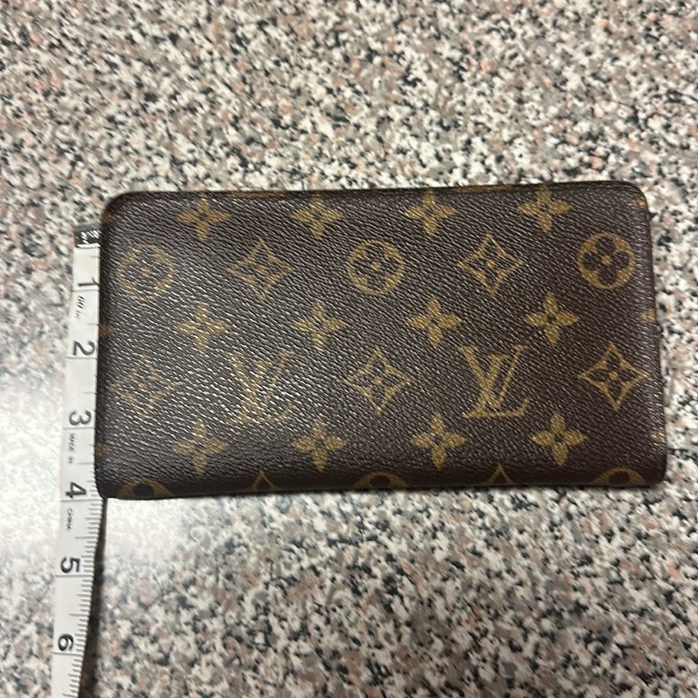 Louis Vuitton Long Zippy Wallet - Picture 4 of 12